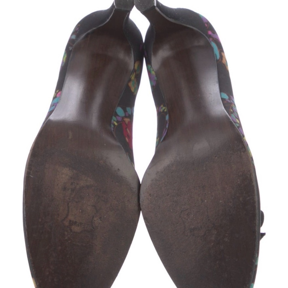 Stuart Weitzman Black Heels with Multicolor Pattern - Picture 4 of 4